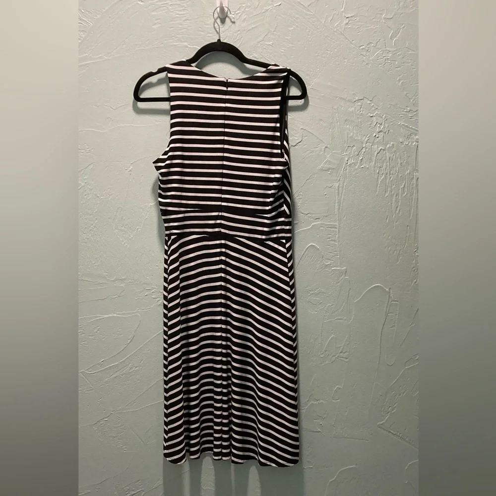 DR Collection
8 Dress - Picture 2 of 5